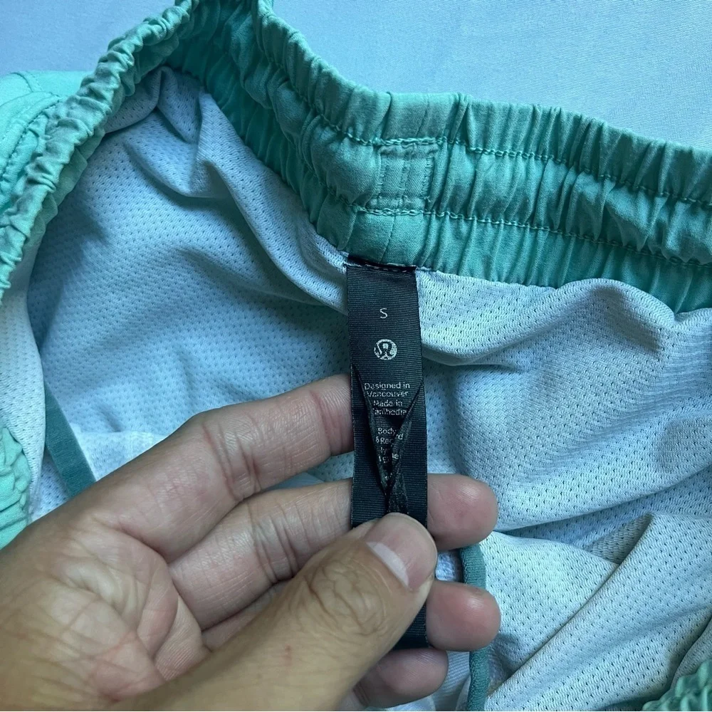 LULULEMON ATHLETICA green high‎ rise elastic waist athletic shorts